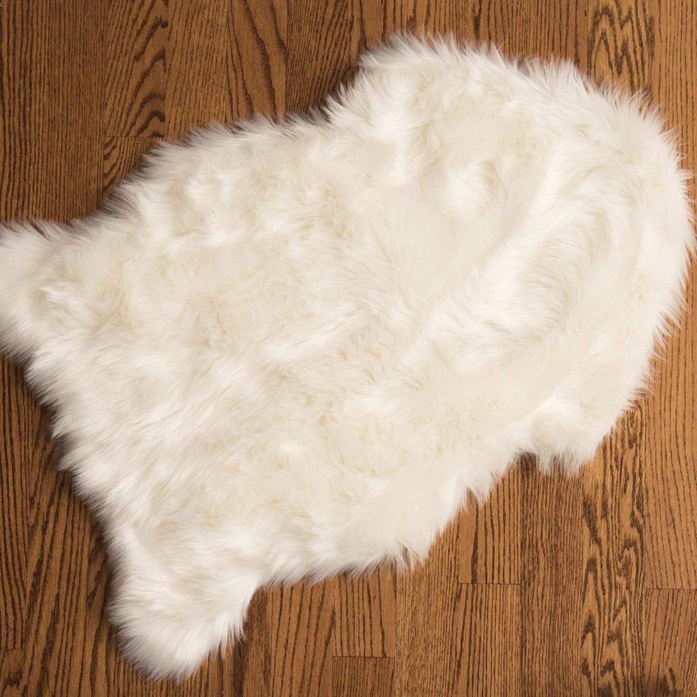 Luxurious Faux Fur Sheepskin Area Rug 2ft by 3ft